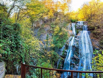 Düzce Güzeldere Şelalesi